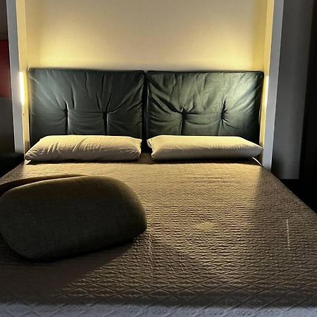 Urban House - Comfy Flat Navigli Milan Center Milão Exterior foto